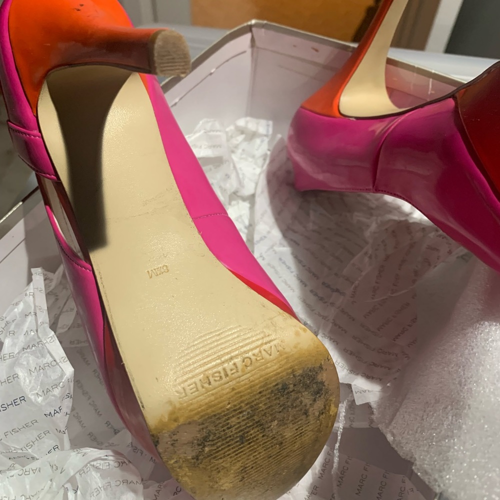 Marc Fisher platform peep toe pumps - Picture 4 of 6